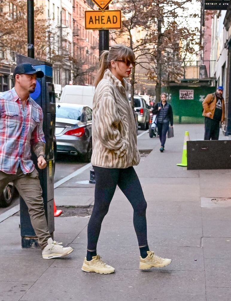 taylor-swift gallery photo #4061