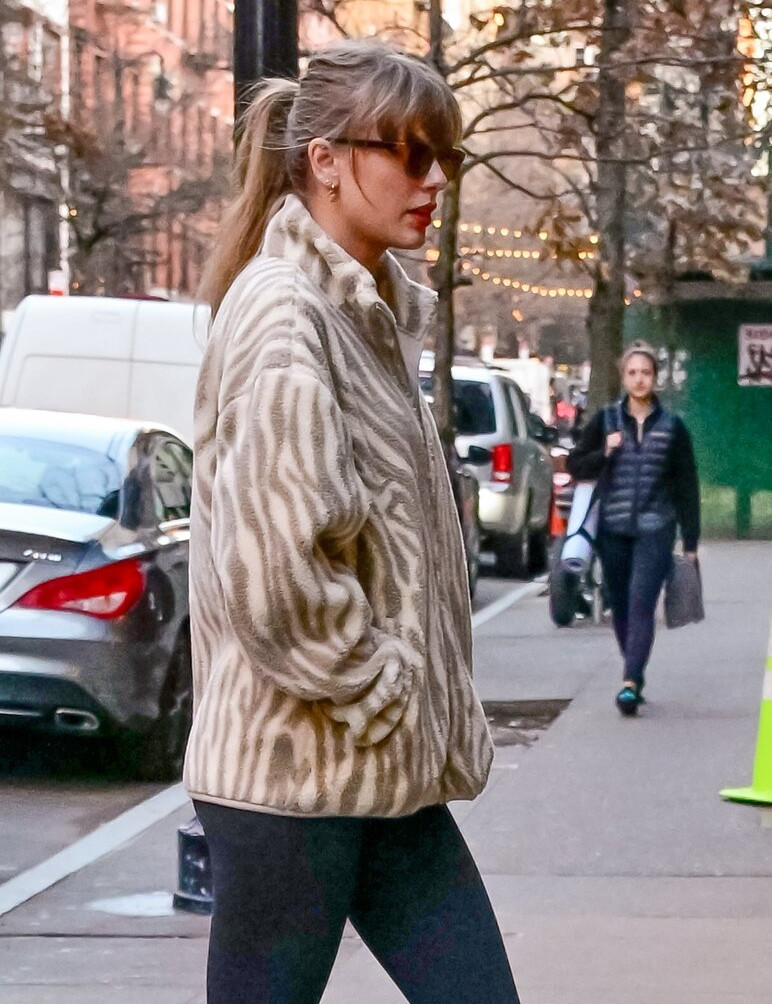 taylor-swift gallery photo #4062