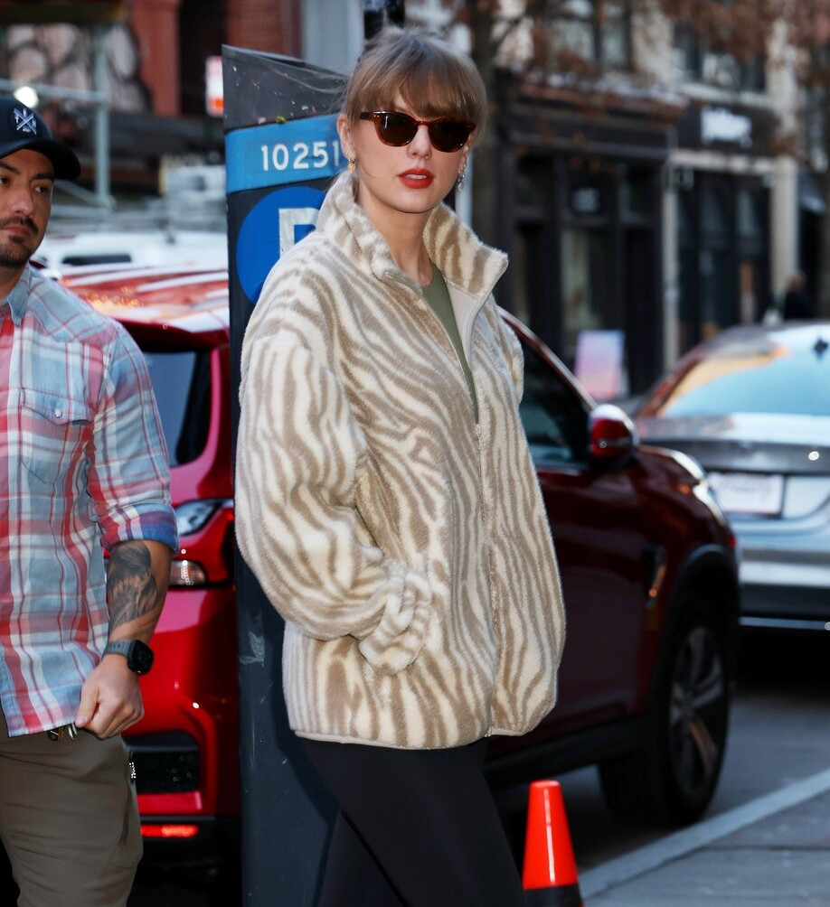 taylor-swift gallery photo #4063