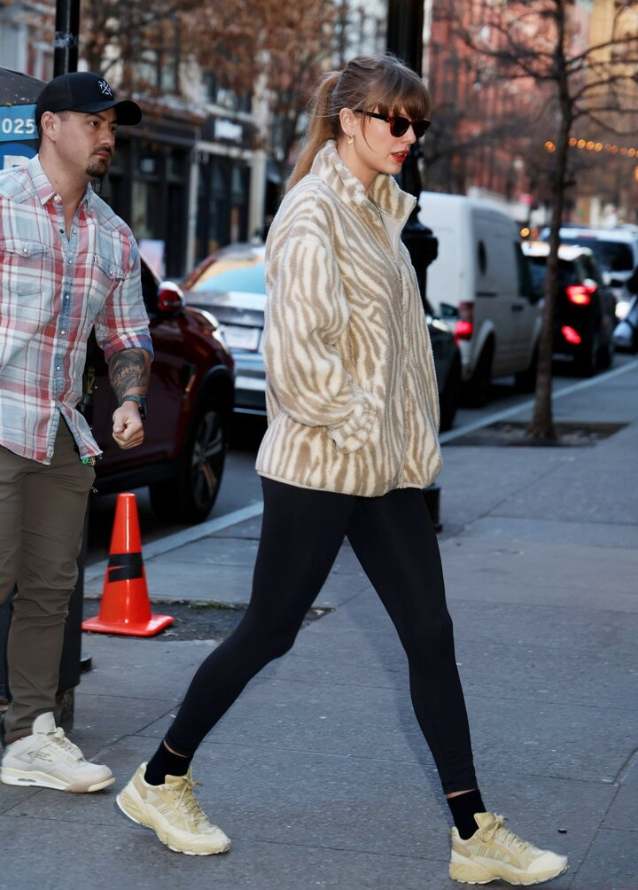 taylor-swift gallery photo #4064