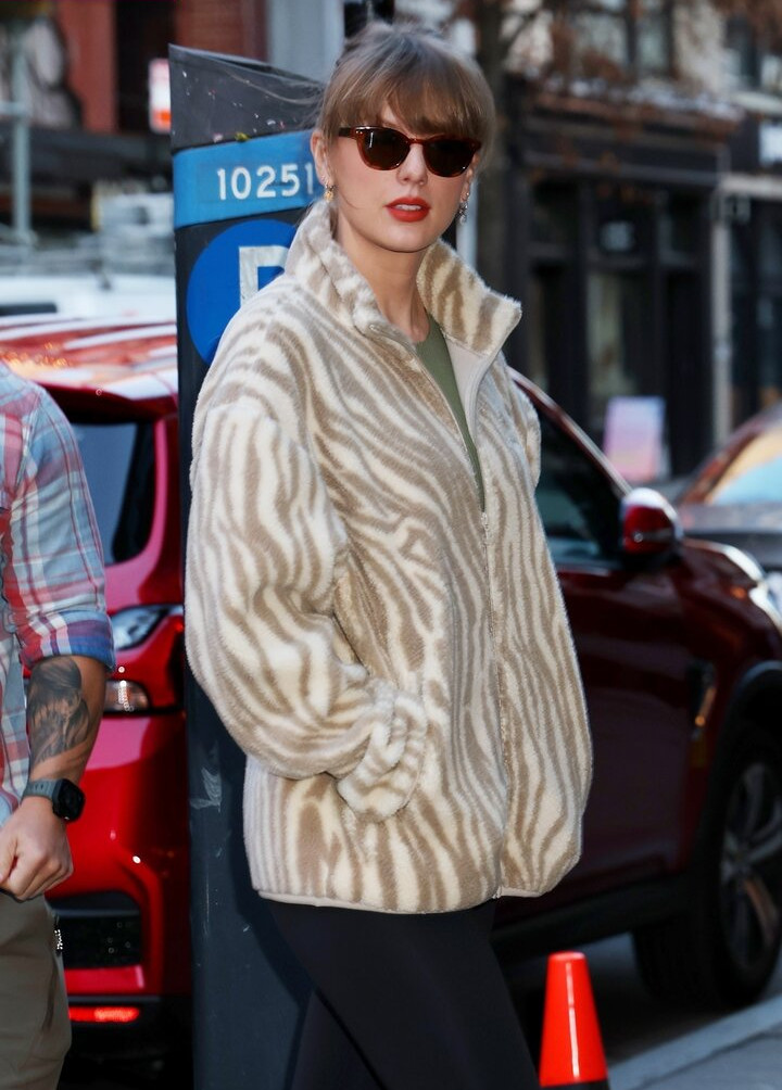 taylor-swift gallery photo #4066