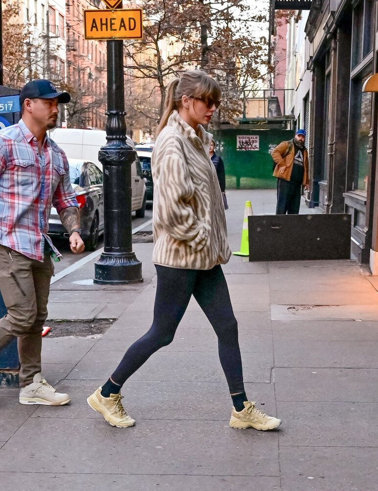 taylor-swift gallery photo #4067