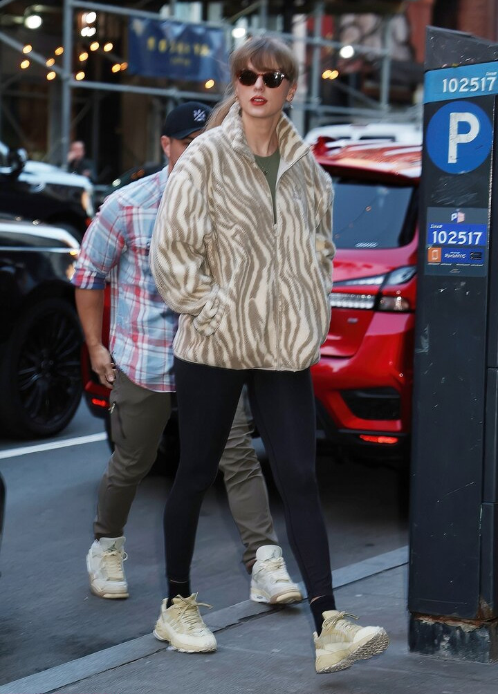 taylor-swift gallery photo #4070