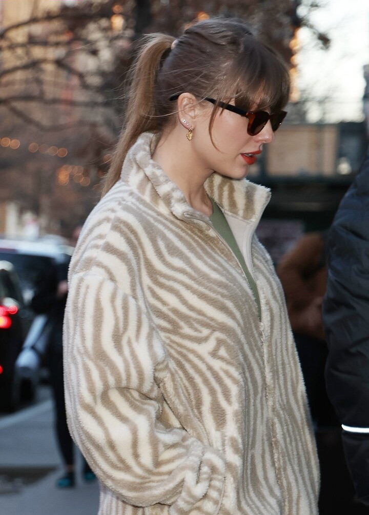 taylor-swift gallery photo #4071