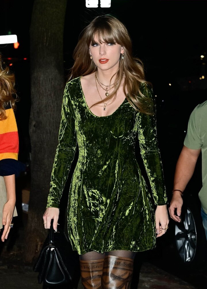 taylor-swift gallery photo #4100