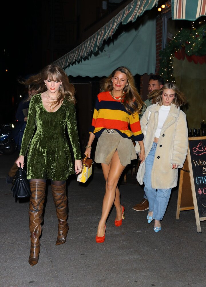 taylor-swift gallery photo #4101