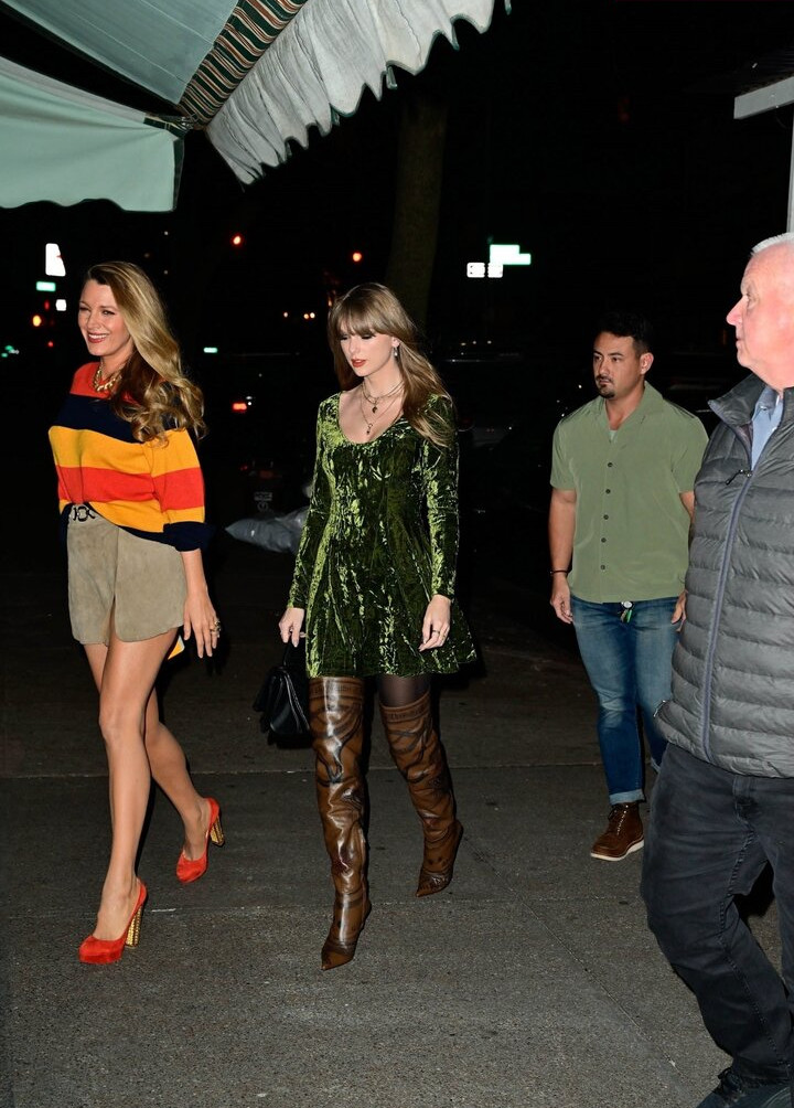 taylor-swift gallery photo #4113