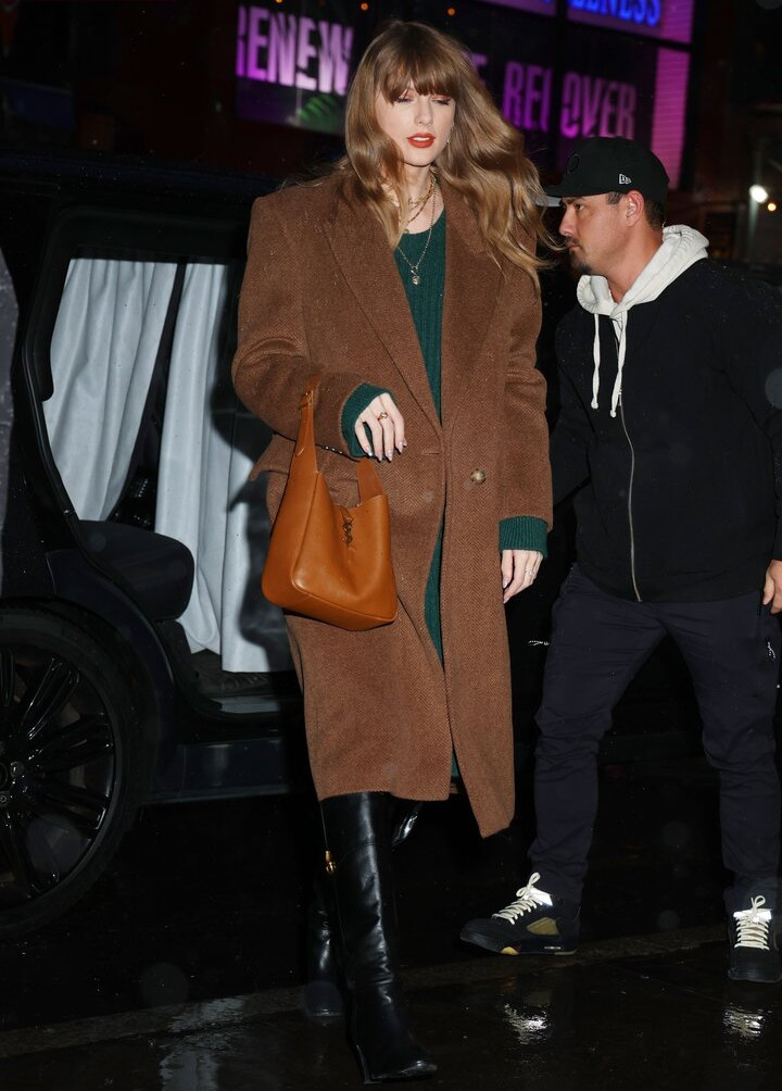 taylor-swift gallery photo #4122