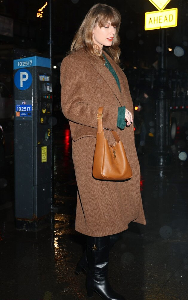 taylor-swift gallery photo #4125