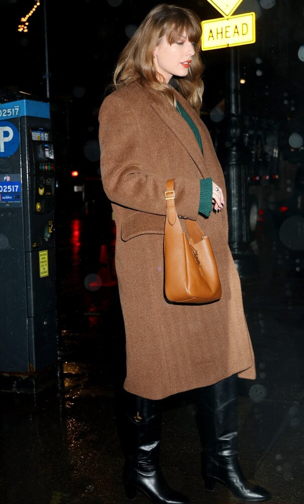 taylor-swift gallery photo #4127