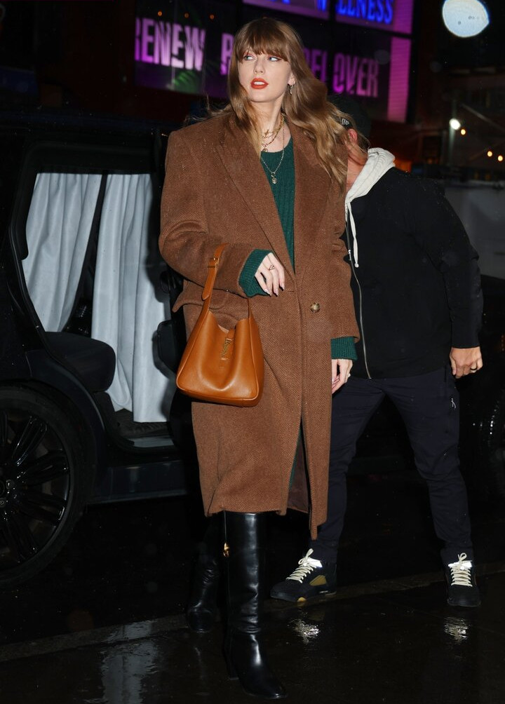 taylor-swift gallery photo #4128