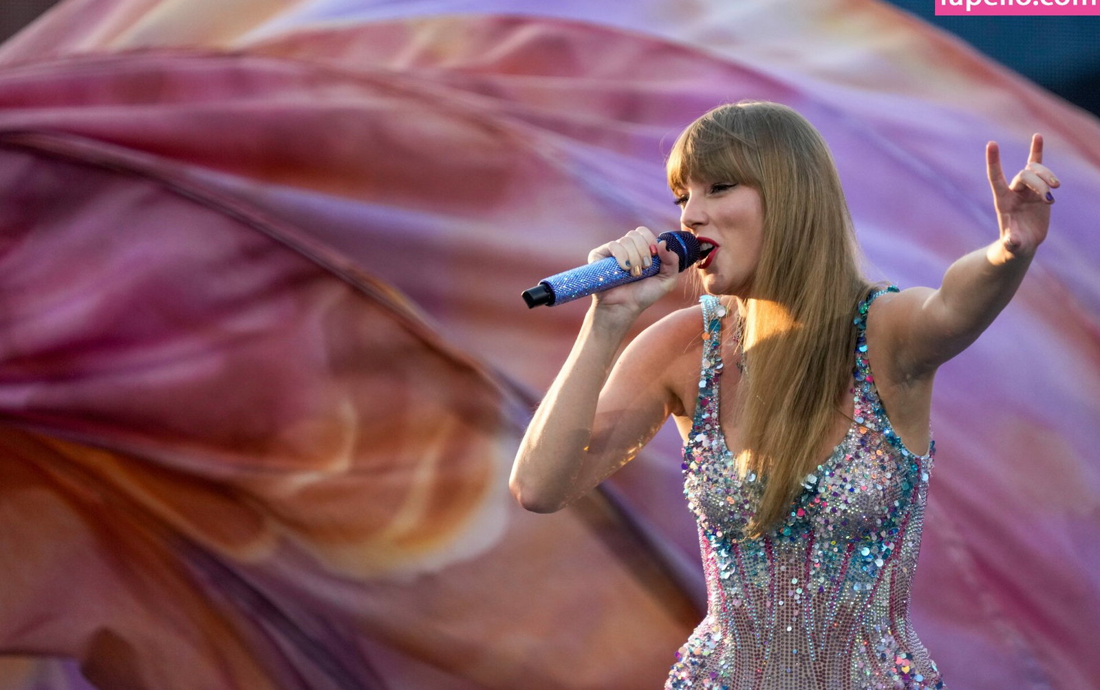 taylor-swift gallery photo #5585