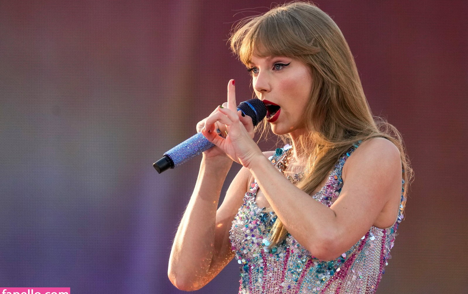 taylor-swift gallery photo #5596