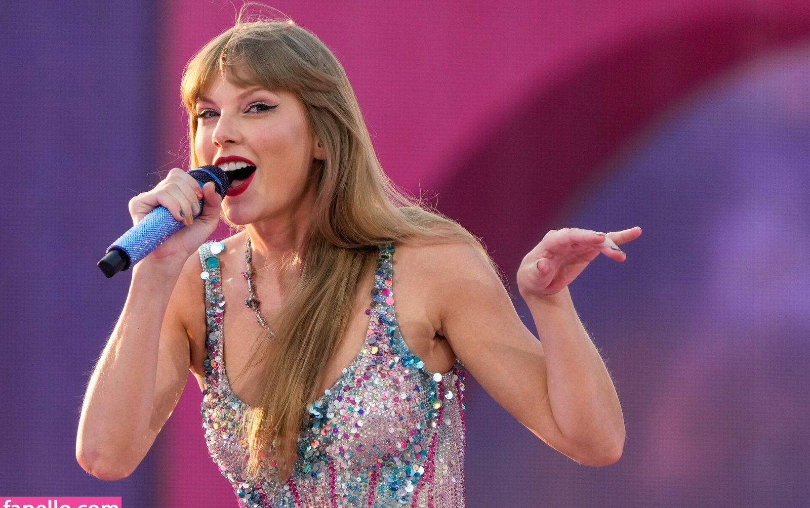taylor-swift gallery photo #5598