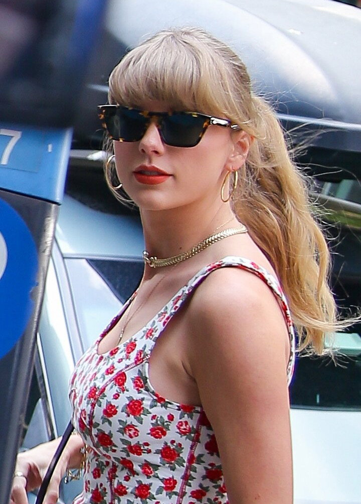 taylor-swift gallery photo #5601