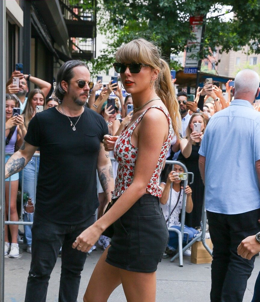 taylor-swift gallery photo #5613
