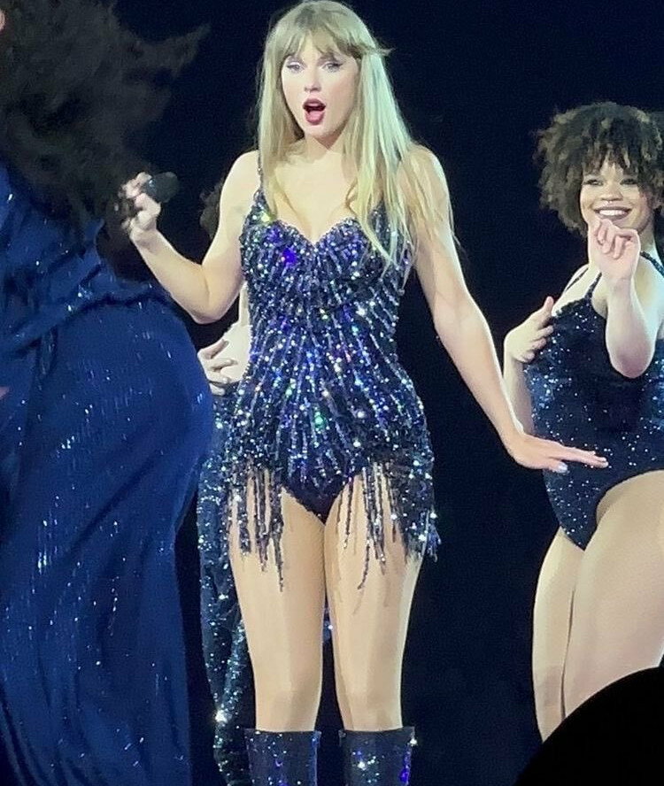 taylor-swift gallery photo #5635