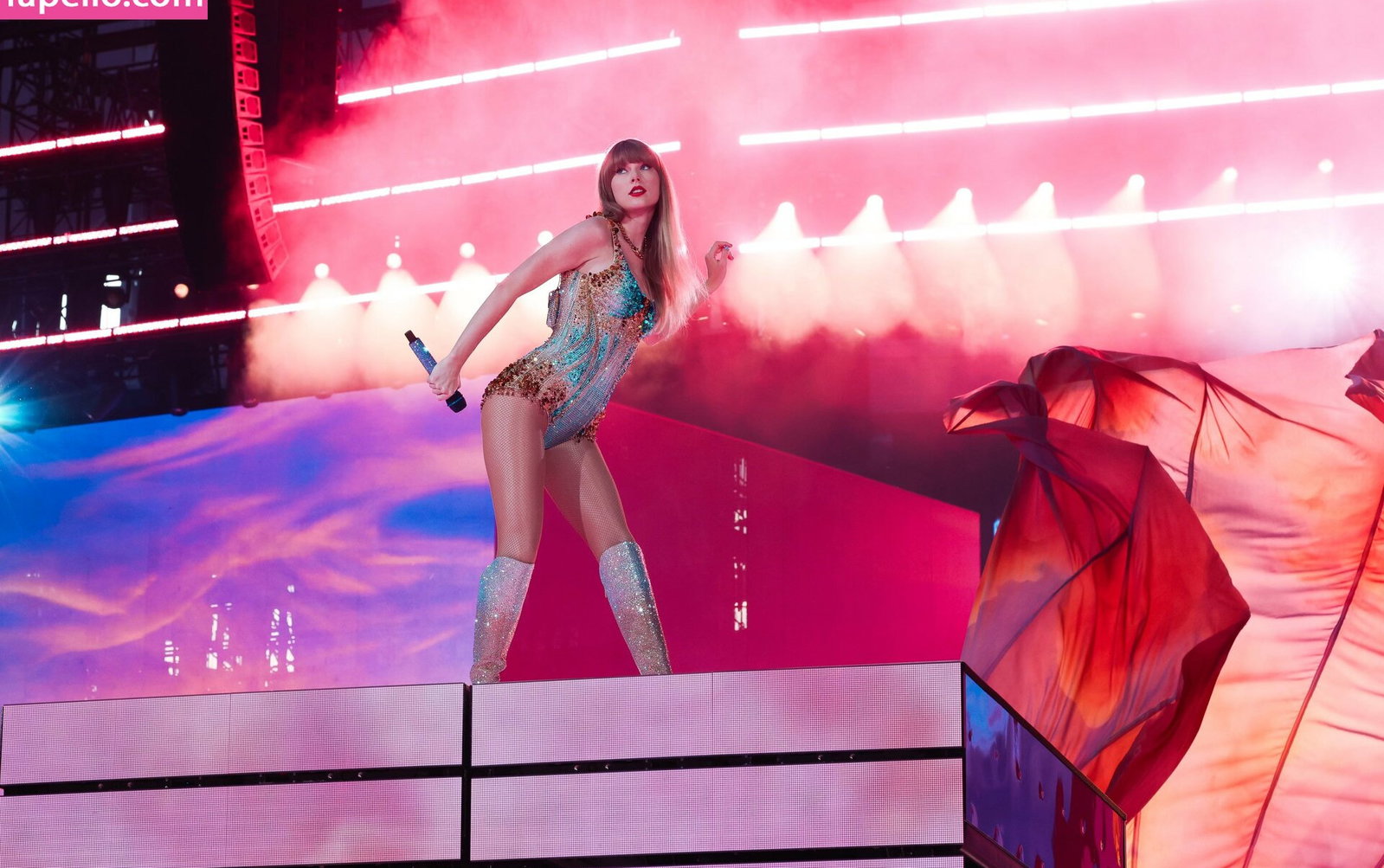 taylor-swift gallery photo #5639