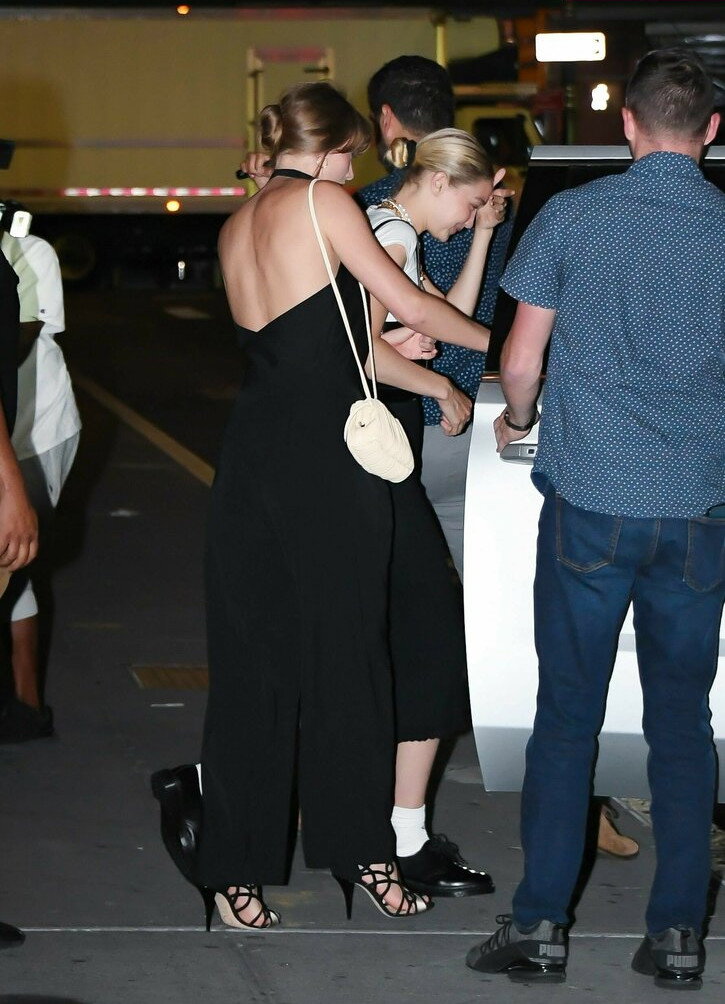 taylor-swift gallery photo #5663
