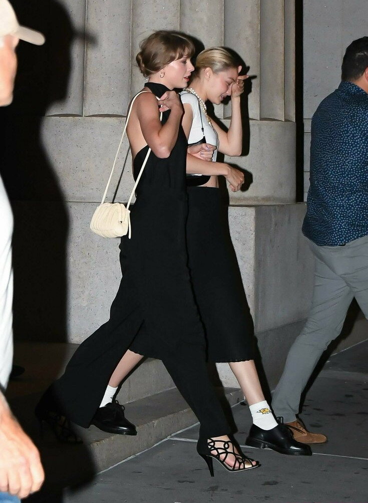taylor-swift gallery photo #5665