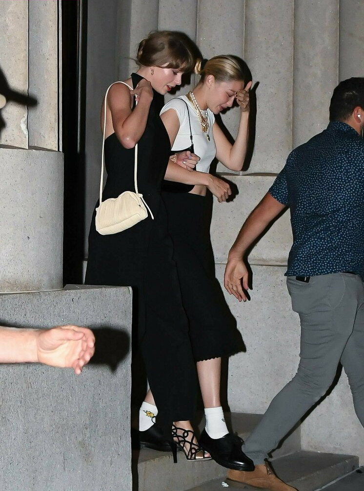 taylor-swift gallery photo #5667