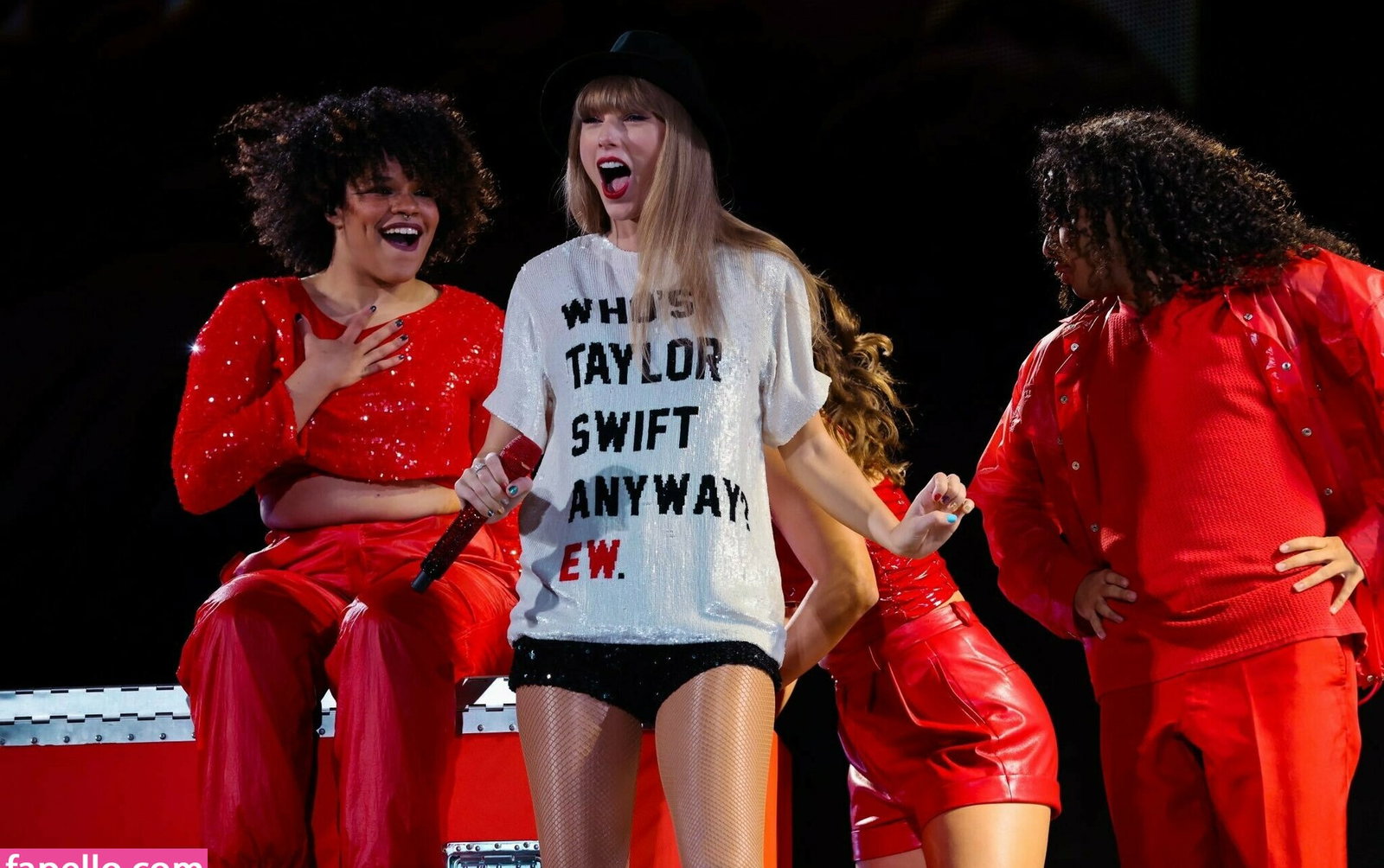 taylor-swift gallery photo #5673