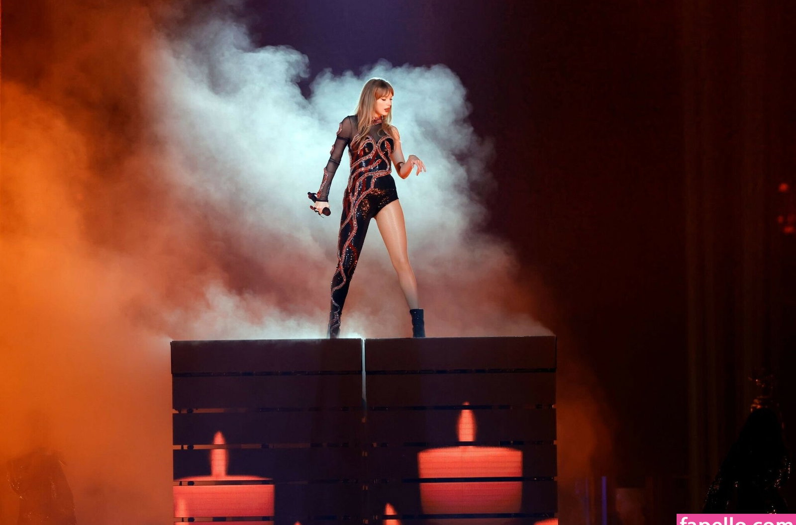 taylor-swift gallery photo #6385