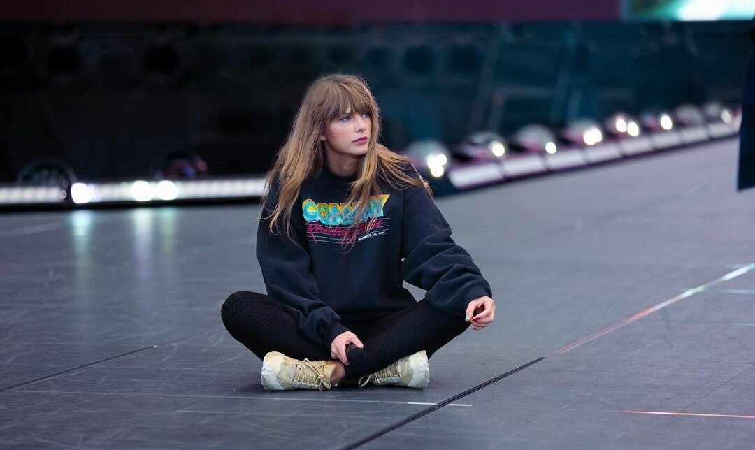 taylor-swift gallery photo #6413