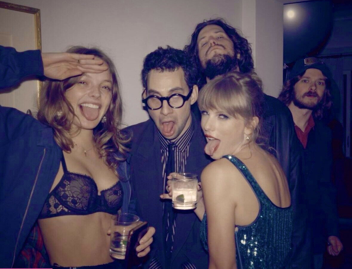 taylor-swift gallery photo #6420