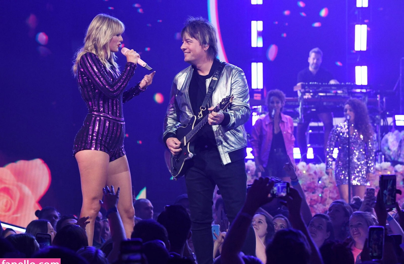 taylor-swift gallery photo #6905