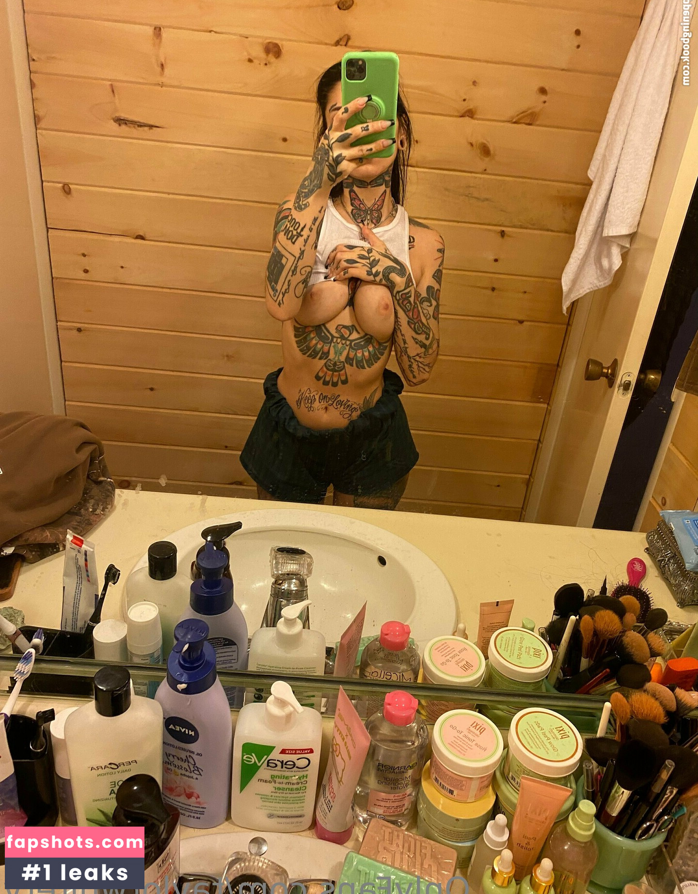 Taylor White gallery photo #101