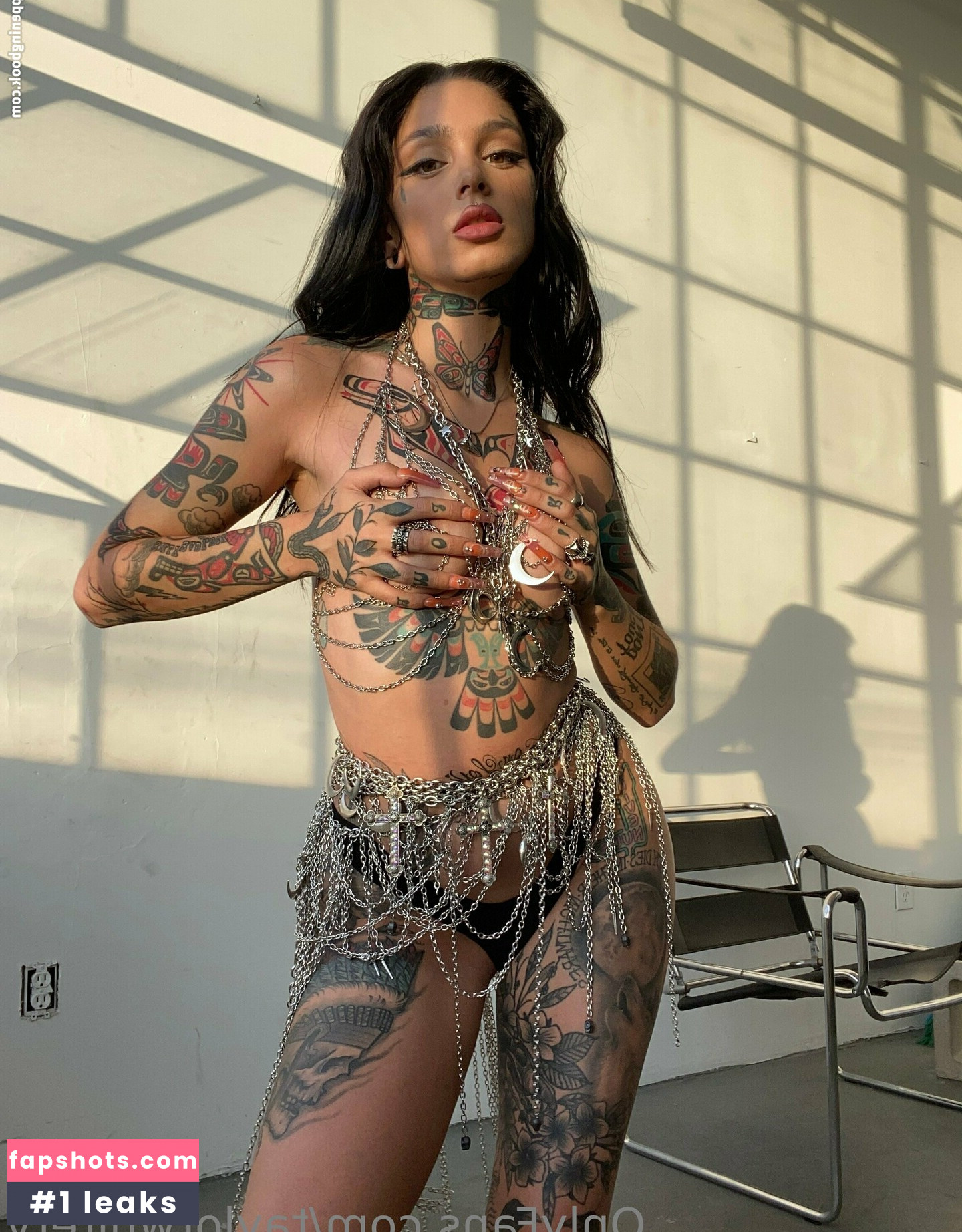 Taylor White gallery photo #141