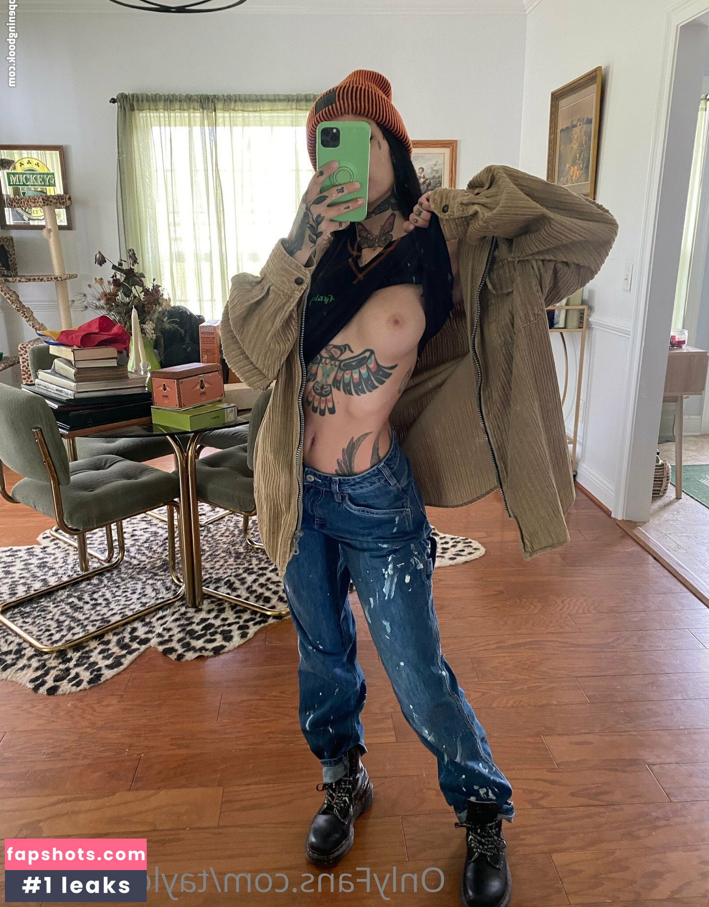 Taylor White gallery photo #170