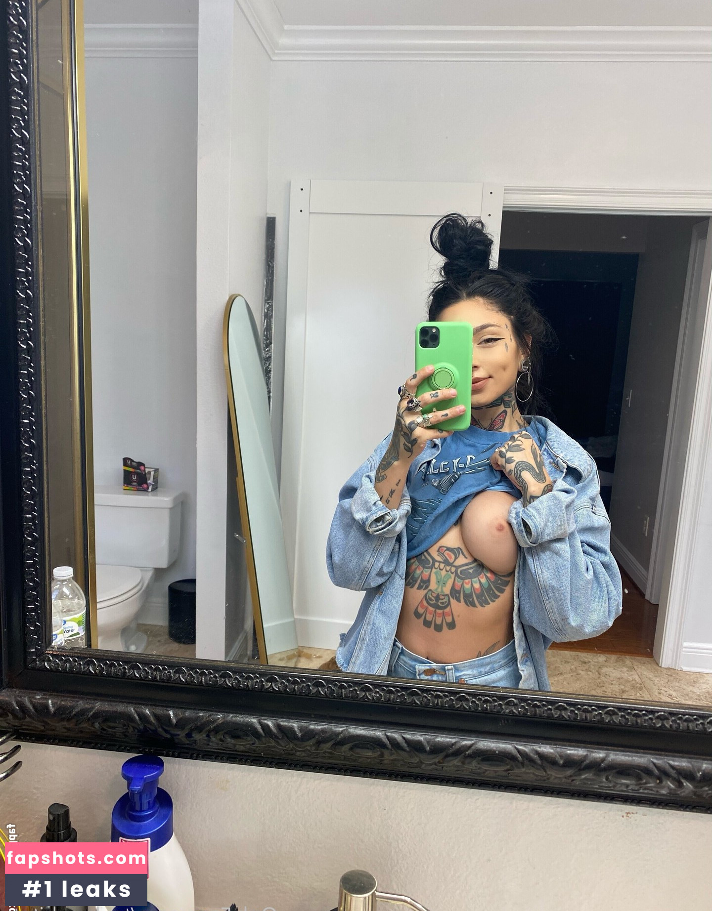 Taylor White gallery photo #196