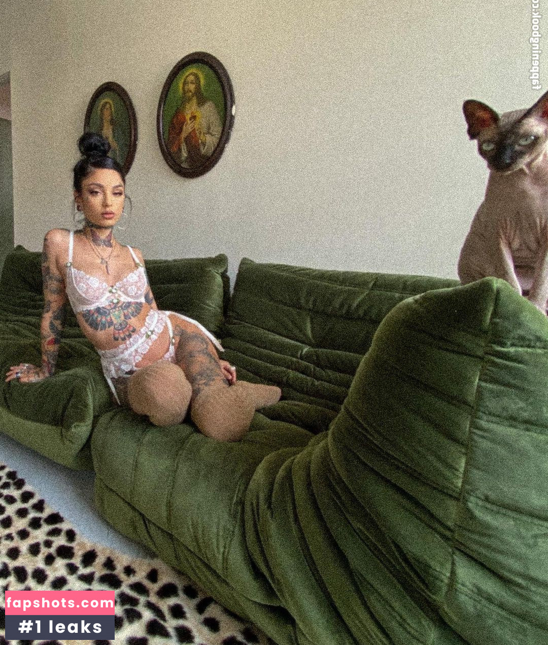 Taylor White gallery photo #271