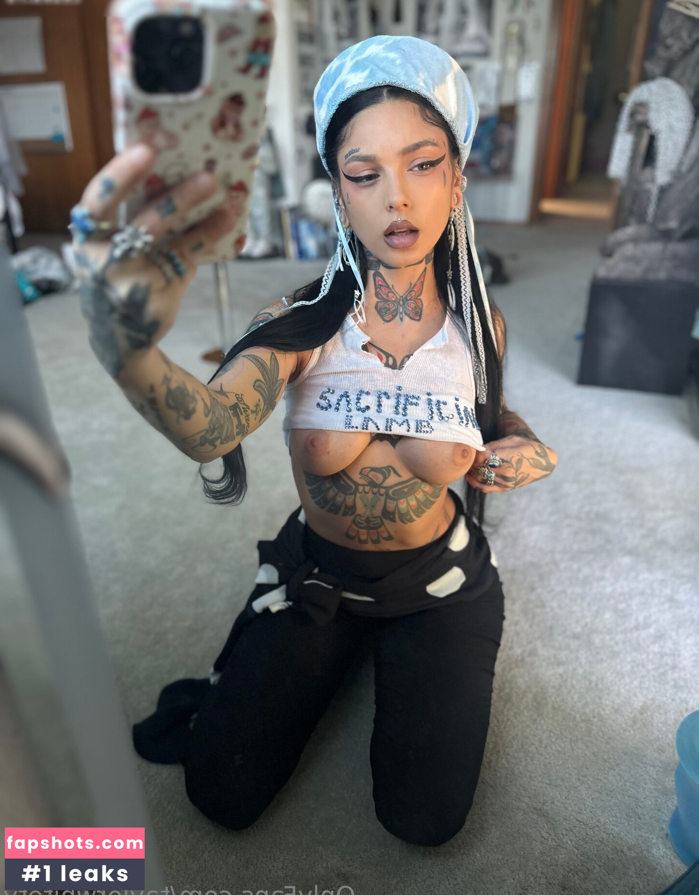 Taylor White gallery photo #4