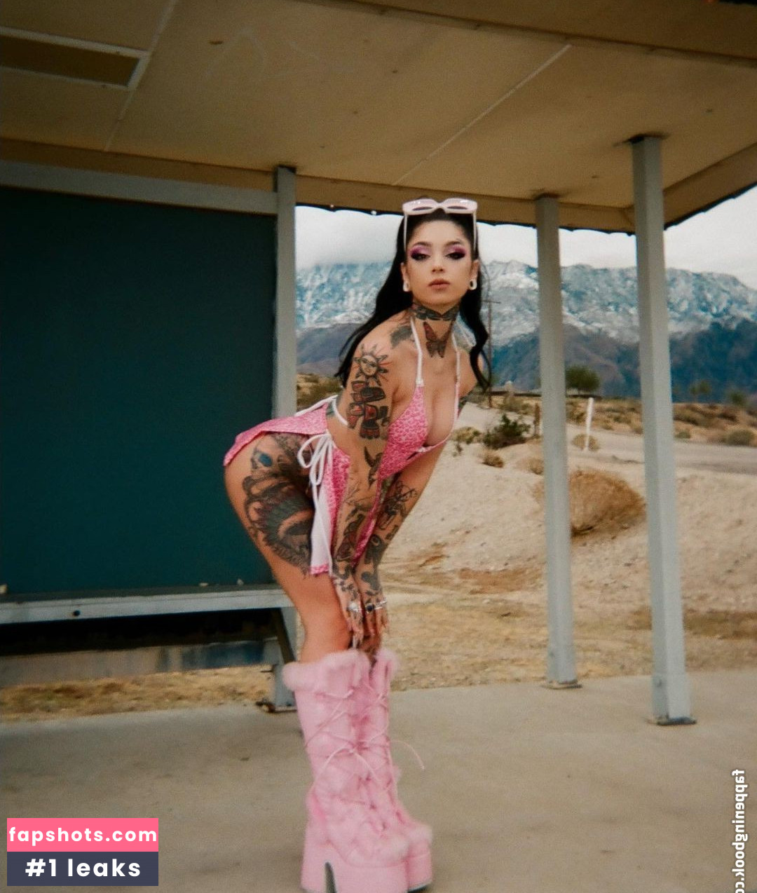 Taylor White gallery photo #330