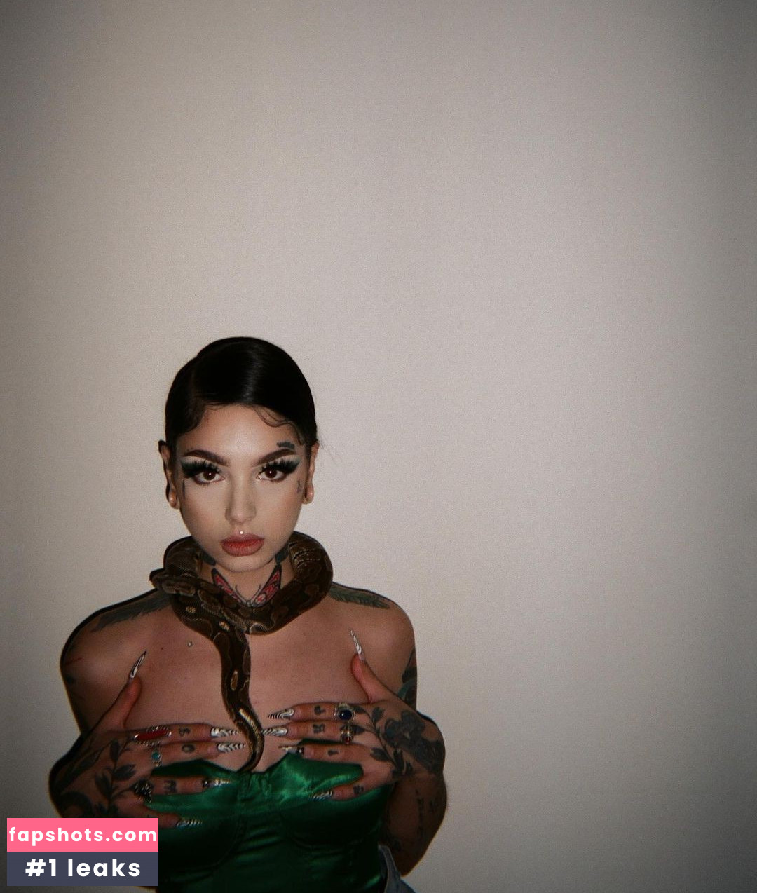 Taylor White gallery photo #347