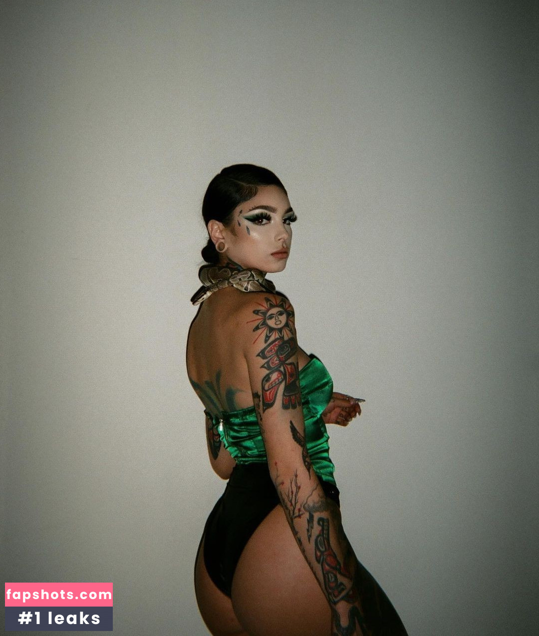 Taylor White gallery photo #348