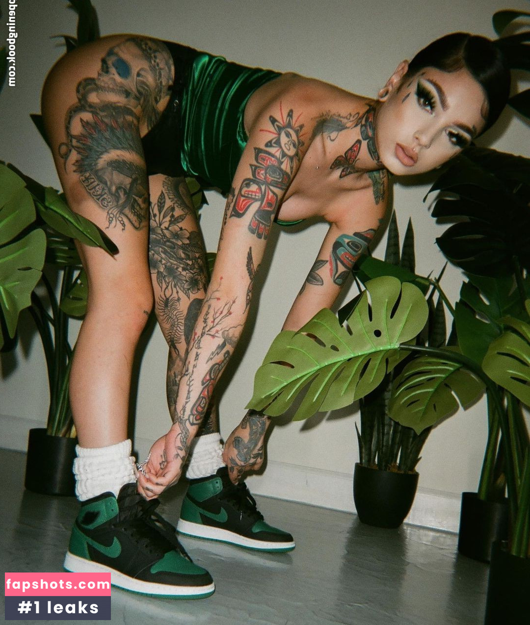 Taylor White gallery photo #351