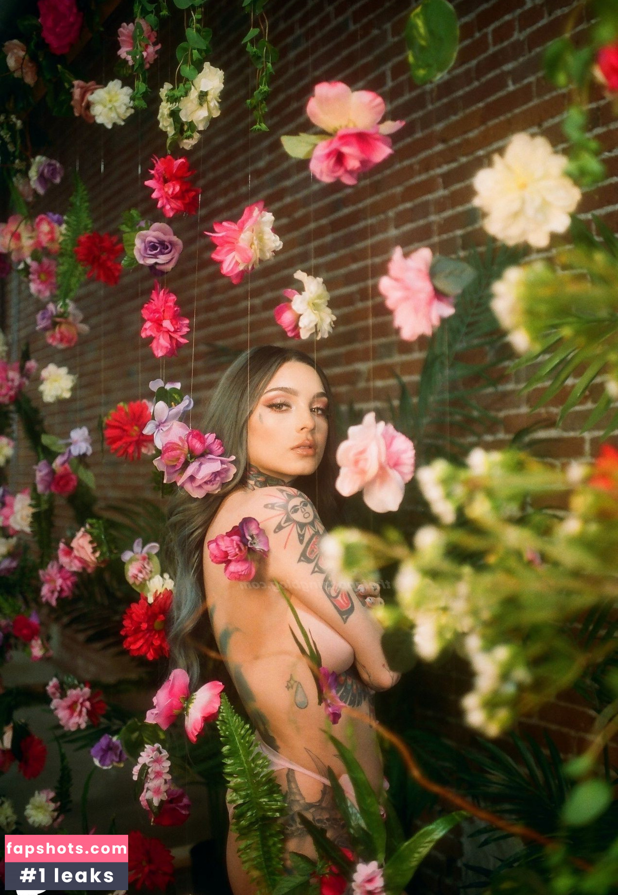 Taylor White gallery photo #370