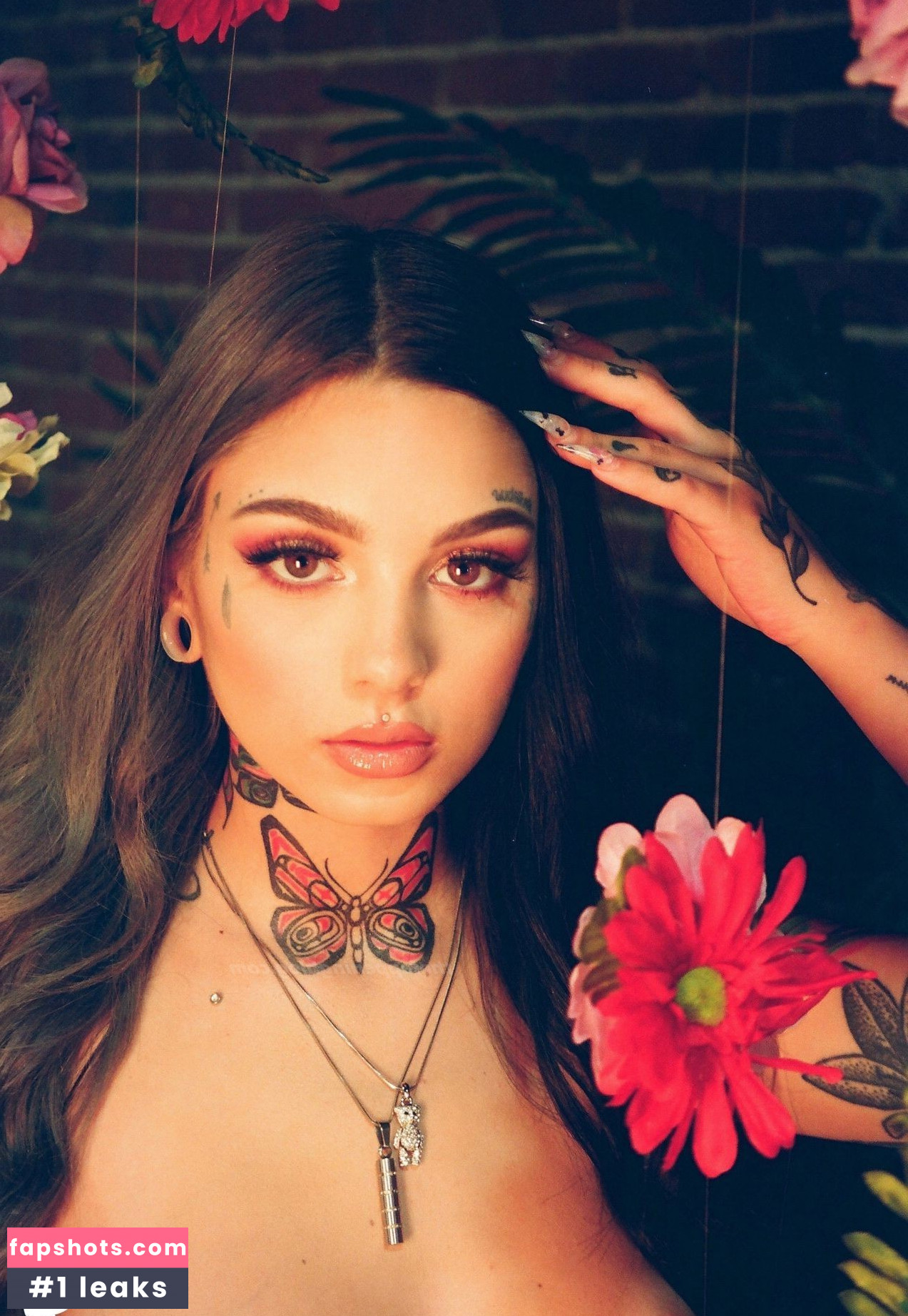 Taylor White gallery photo #379