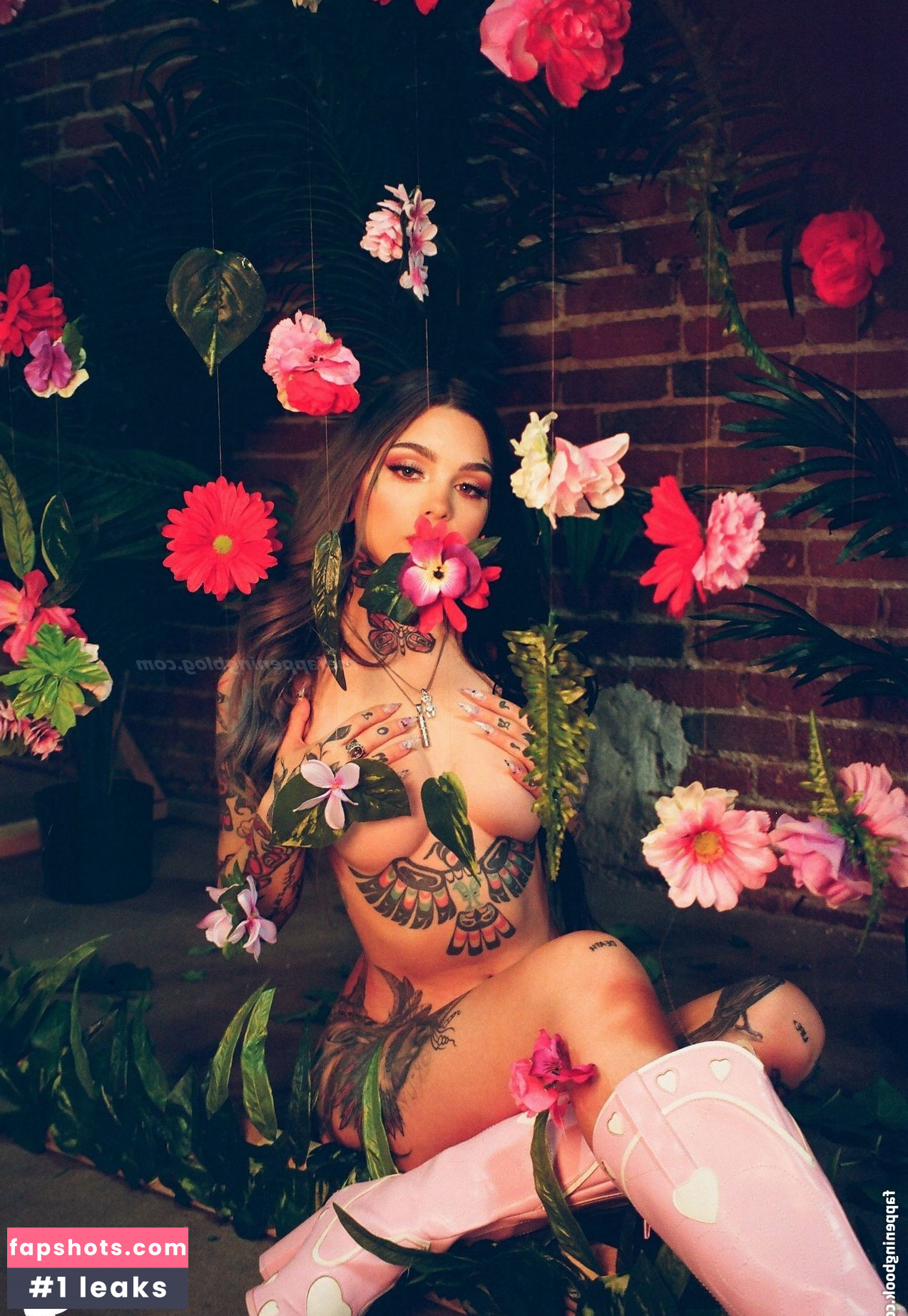 Taylor White gallery photo #383