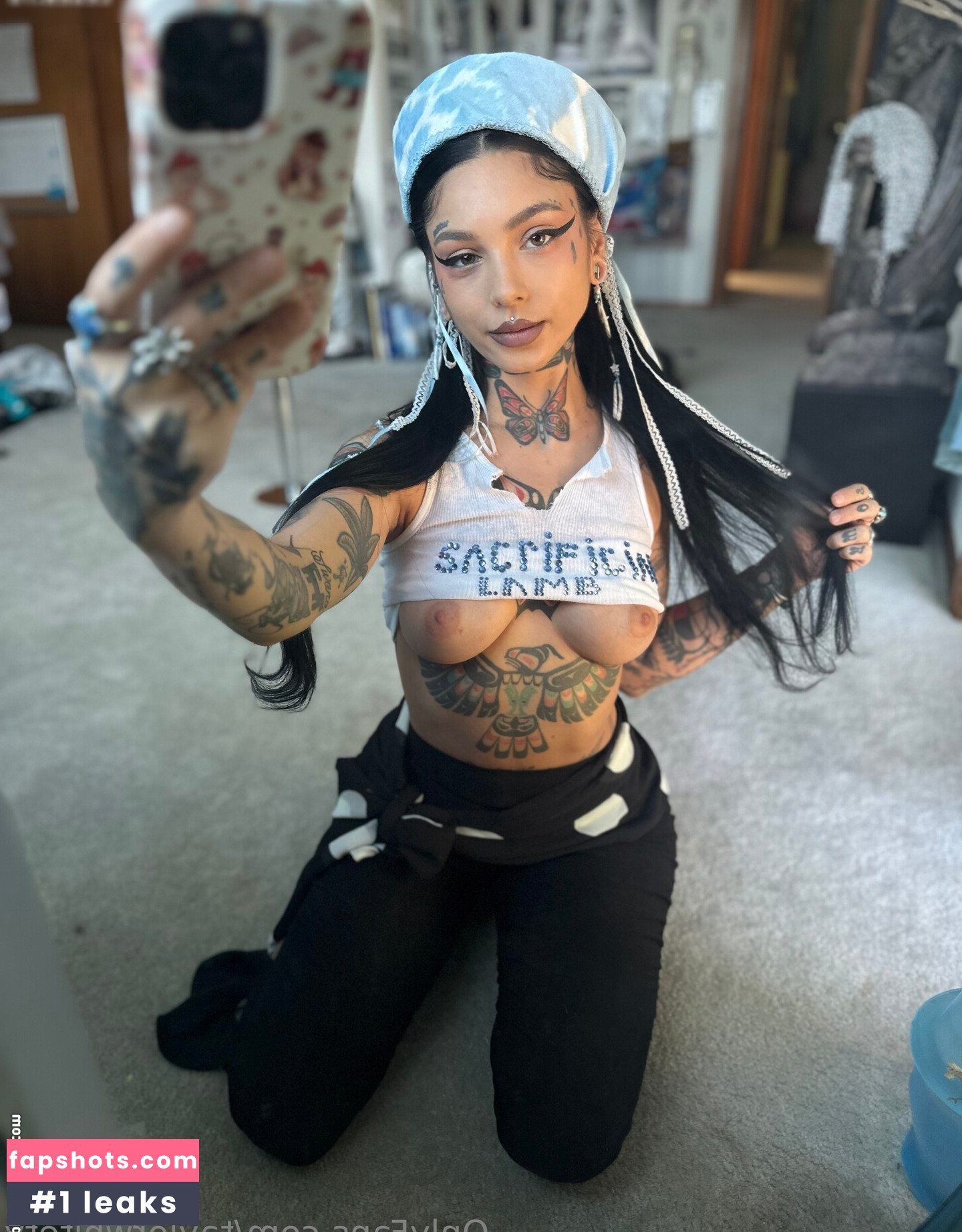 Taylor White gallery photo #5