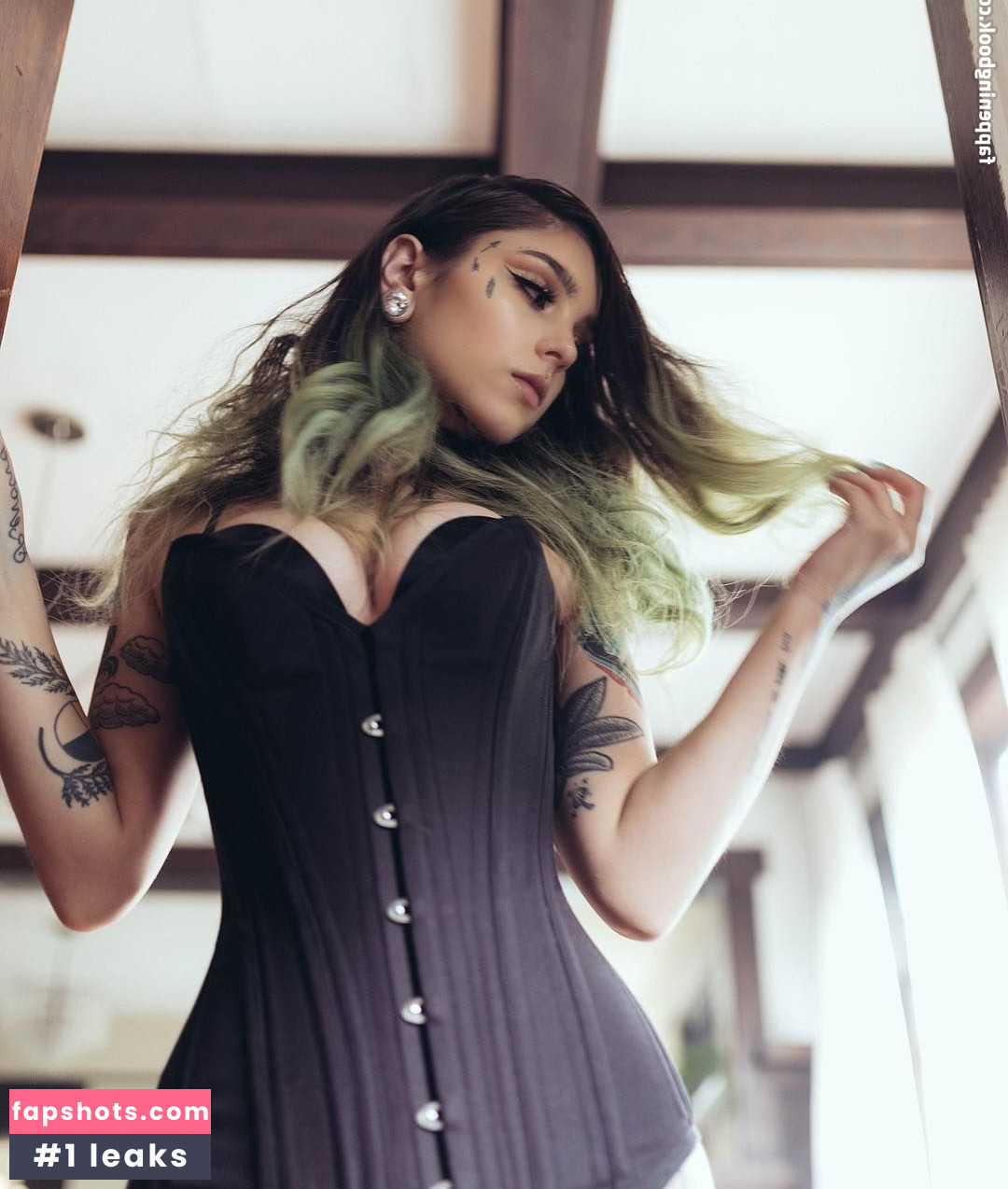 Taylor White gallery photo #418