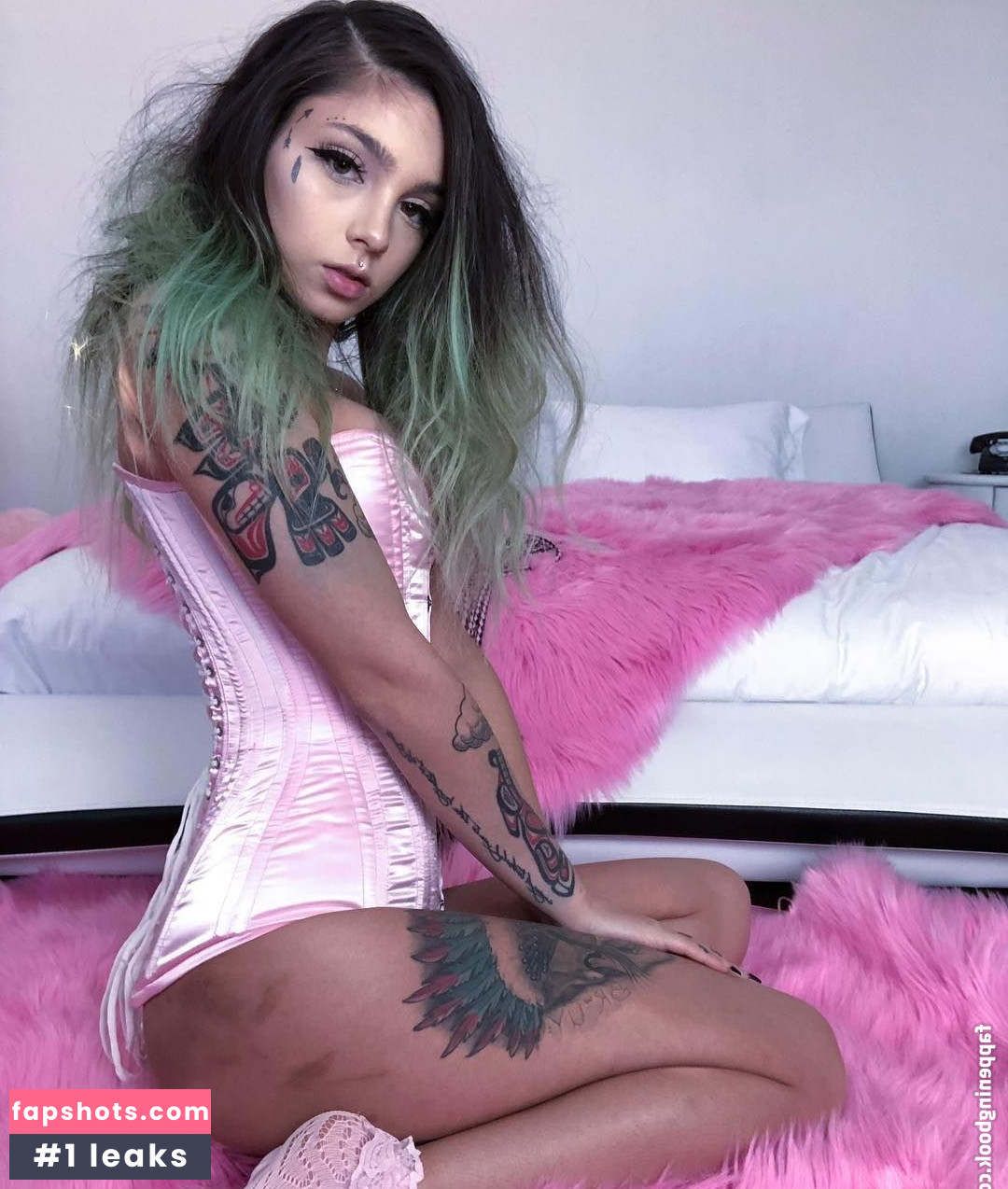 Taylor White gallery photo #429