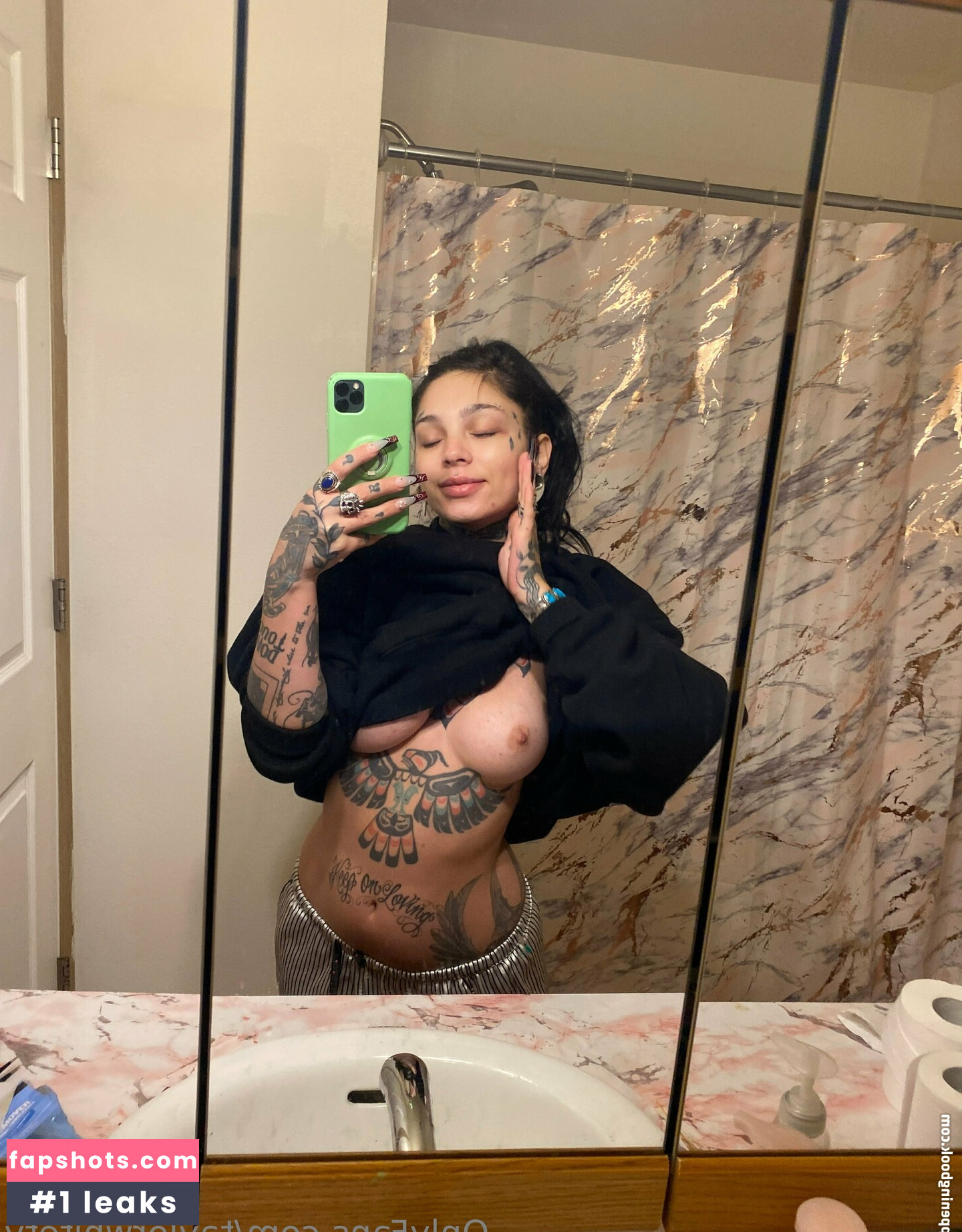 Taylor White gallery photo #55