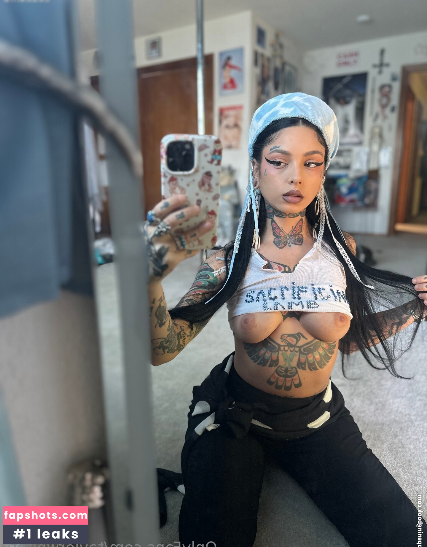 Taylor White gallery photo #7