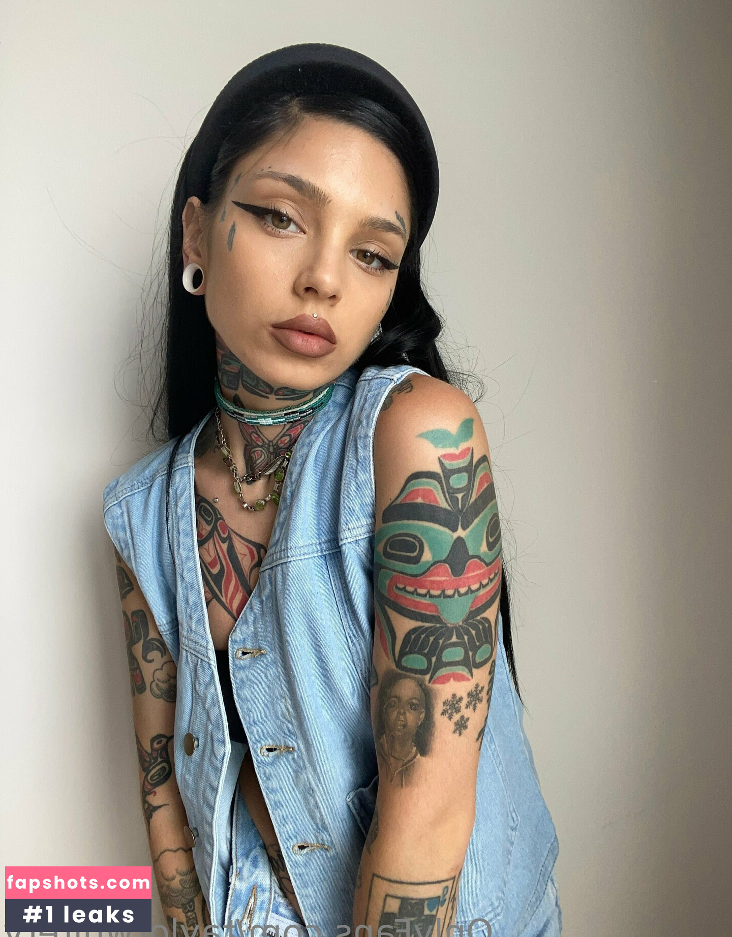 Taylor White gallery photo #76