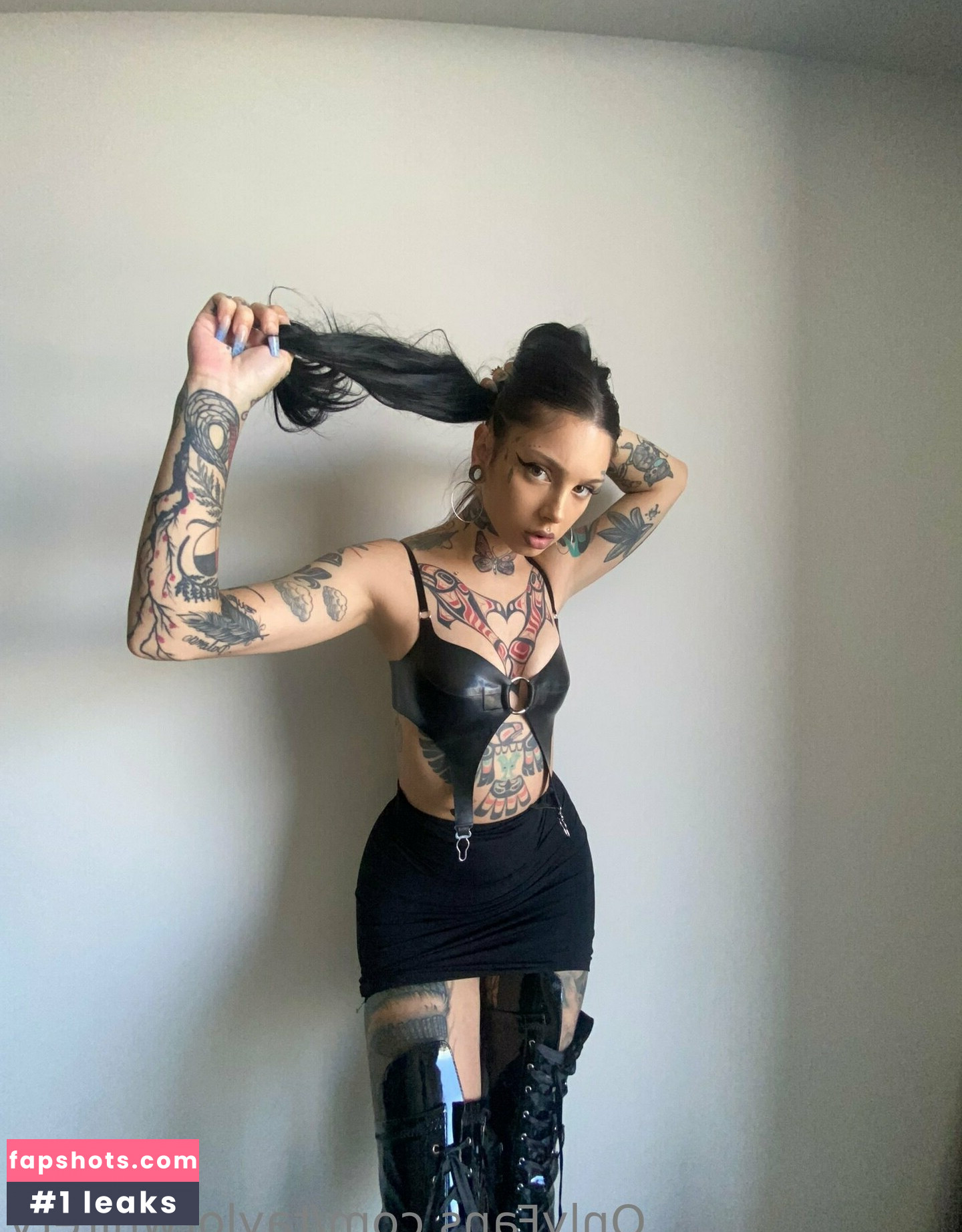 Taylor White gallery photo #82